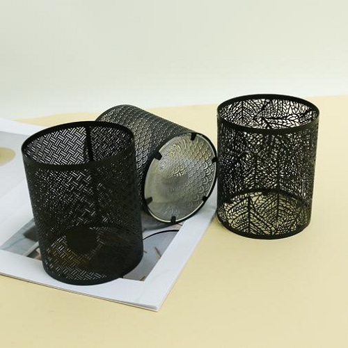 Prelamované kovové svietniky série 