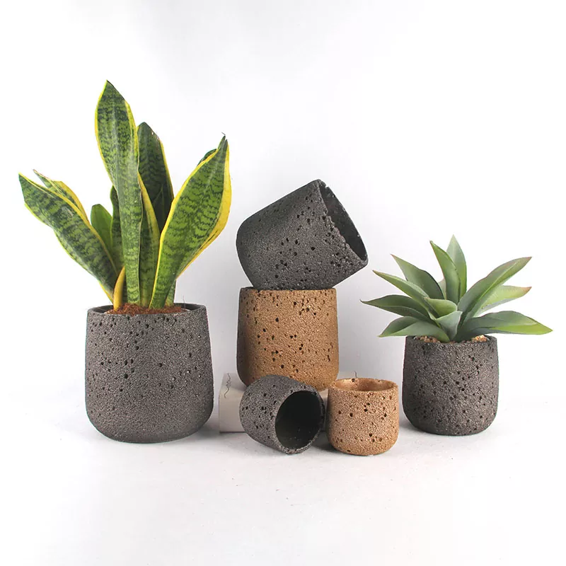 Klasické kameninové kvetináče