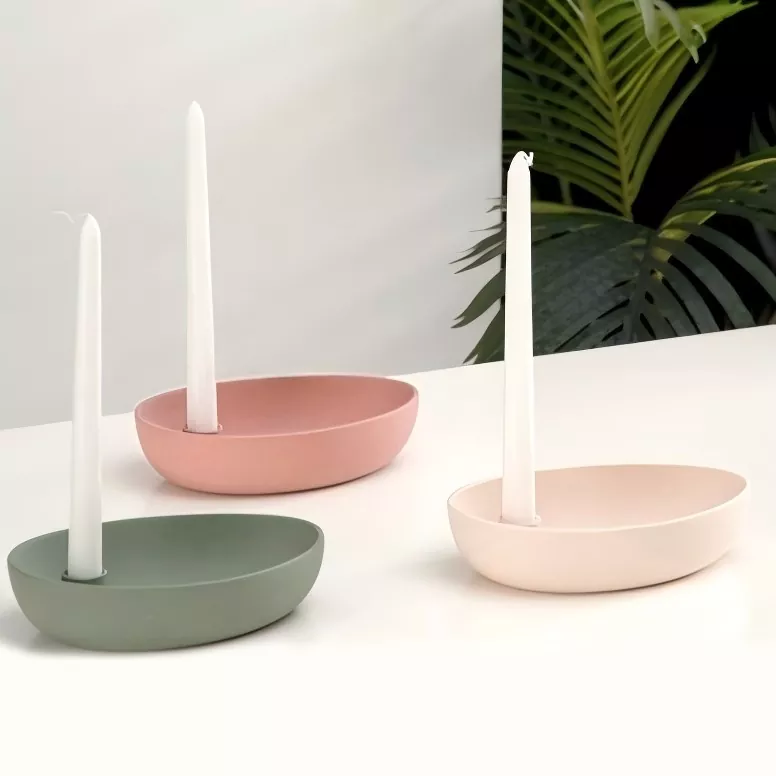 Moderný oválny keramický svietnik Moderný oválny keramický svietnik